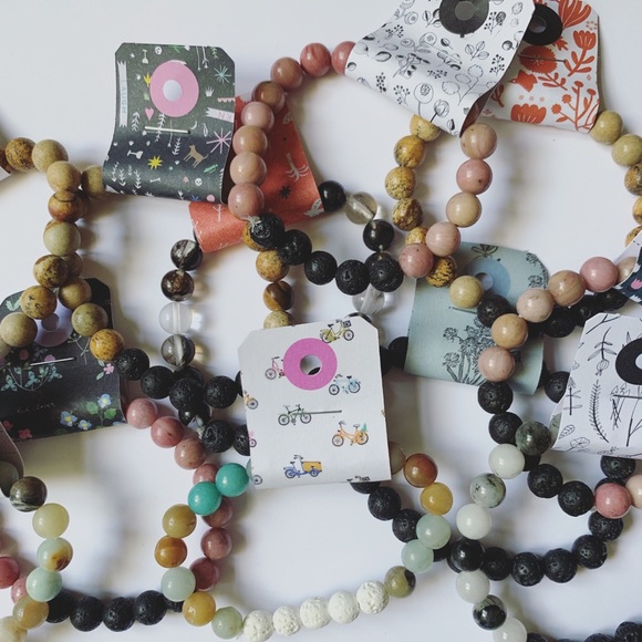 Aromatherapy jewelry! Beaded Lava Rock Bracelet 🖤 - Picture 3 of 3